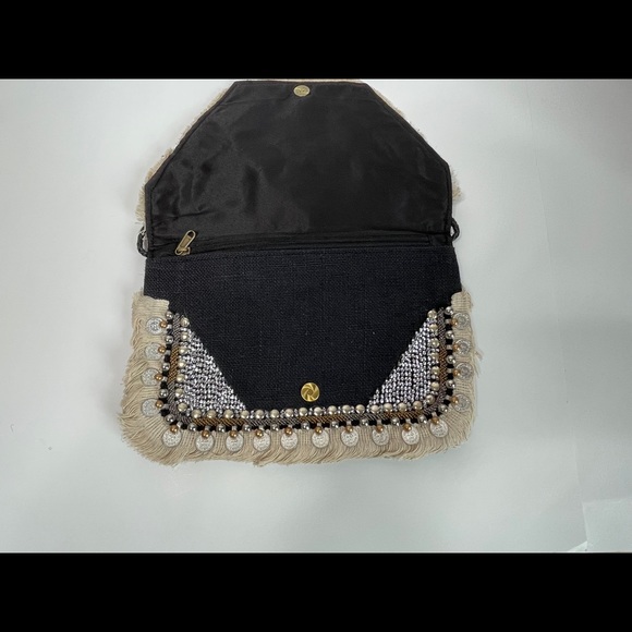 Handmade in India burlap clutch with sequins - Picture 11 of 16